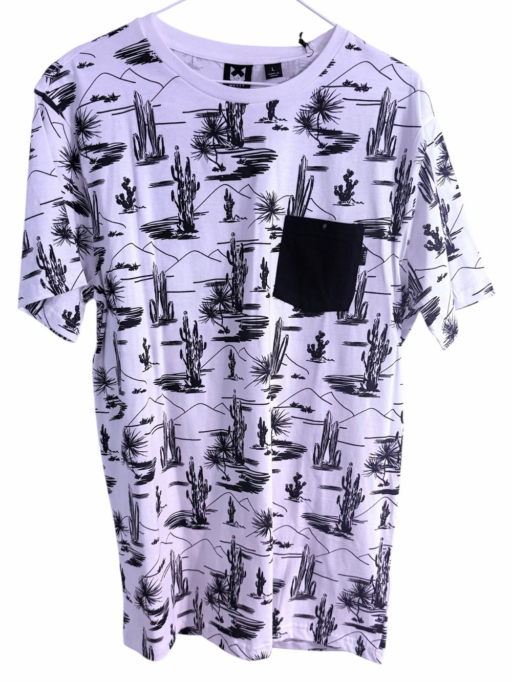 Men's Desert-Print Crewneck Tee with Contrast Pocket - White/Black
